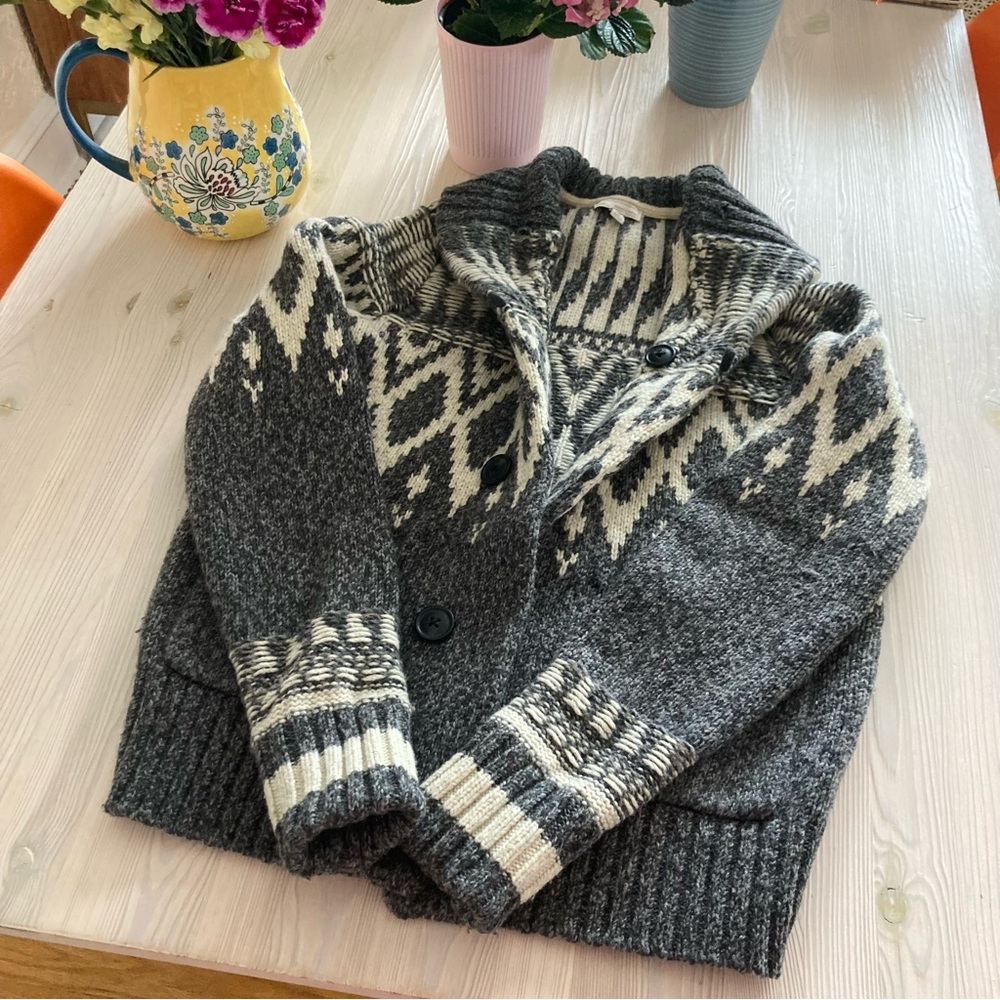 Gap Cozy Gray and Cream Knit Cardigan